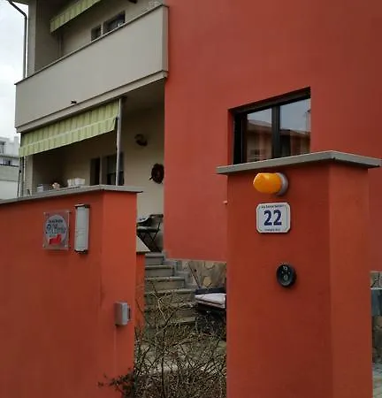 Il Sorriso Di Elisabetta *